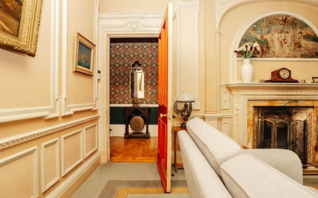 Waterfront Retreat in Hambleden