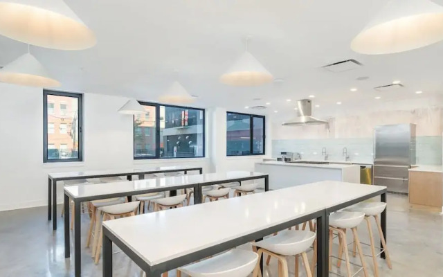 Landing Washington DC near Washington Navy Yard