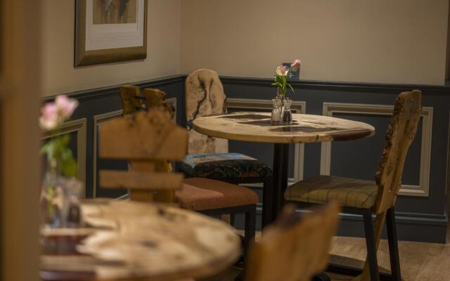 Black Bull Hotel