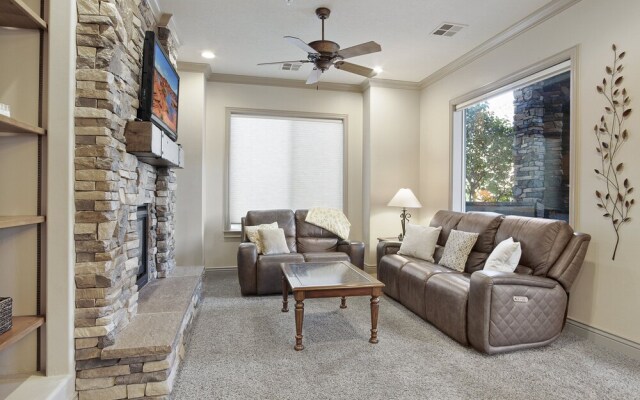 Sierra Sky Patio w/ Fireplace