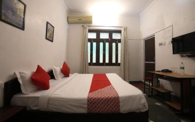 OYO 28310 Royal Stay