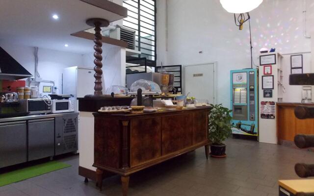 Hostel Colours