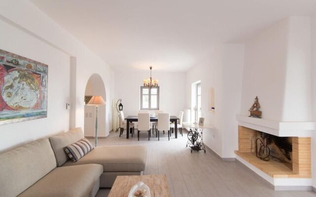Parian Hill Residence Villa