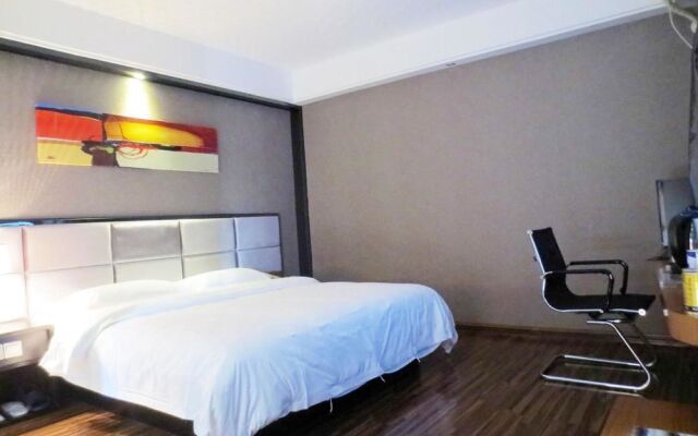 By Ron Hotel