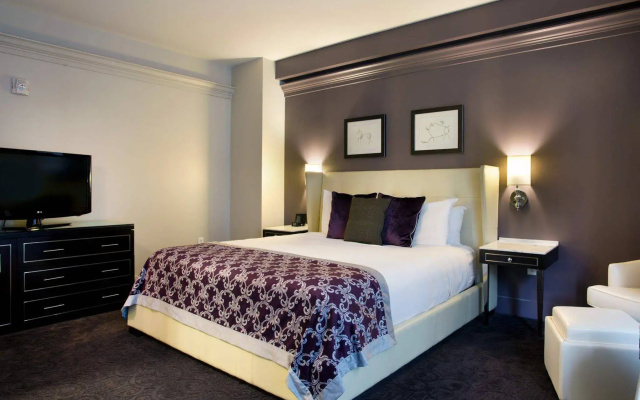 Ambassador Hotel Kansas City, Autograph Collection