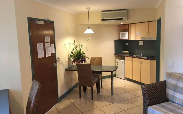 Bay Village Tropical Retreat & Apartments