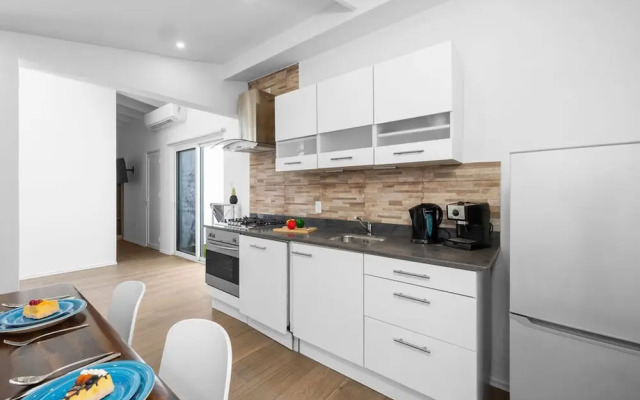 NEW Modern 3BR 3BA Private Pool Centrallylocated