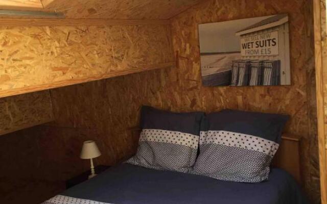 100 Metres de la Plage