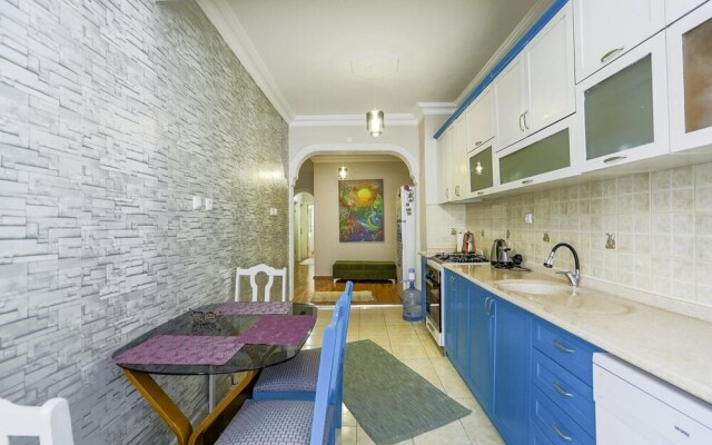 Cozy Flat w Balcony 10 min to Beach in Antalya