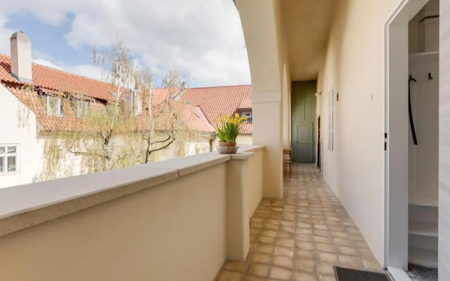 Apartment Thunovská 10