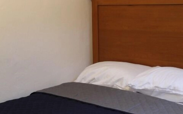 Real 114 Hostal - Hostel