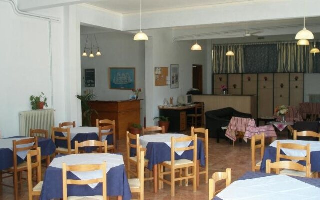Tolon Beach Hotel