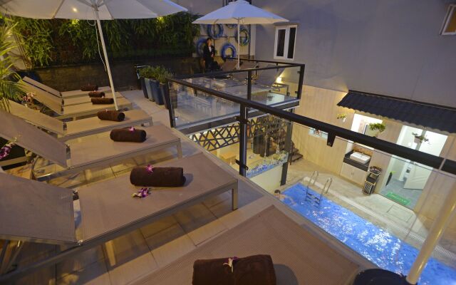 Urban Lodge Hotel - Hostel