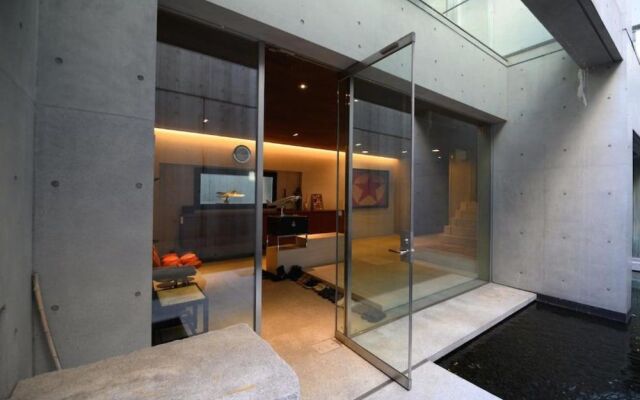 Azabu Modern House