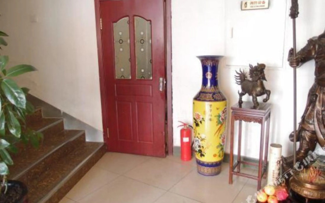 Qianyuan Hotel (Dalian Xi'an Road Shop)