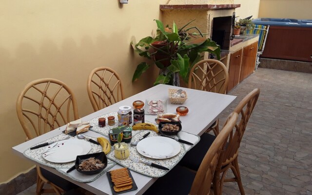 Villa Riki Bed and Breakfast