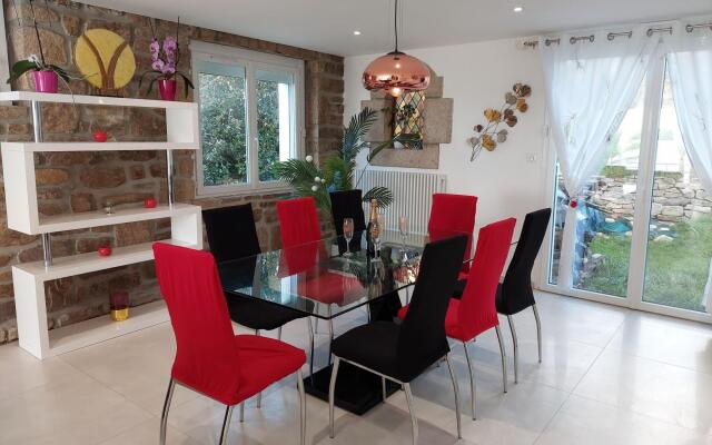 180° panoramic sea view, direct beach location, Locmaria-Plouzané