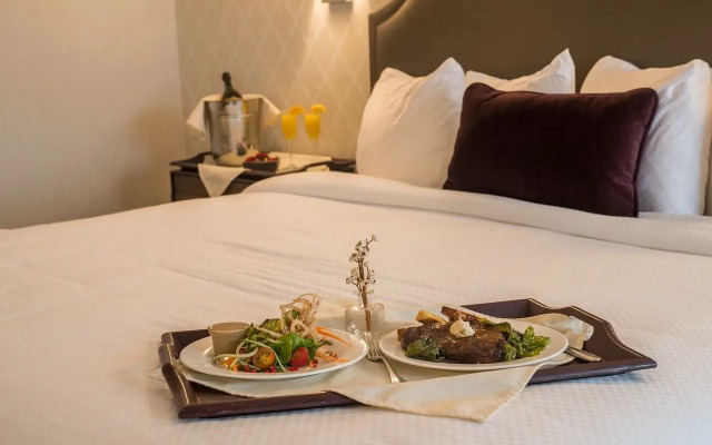 Normandy Farm Hotel and Conference Center