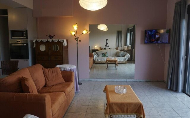 Lovely Modern Studio in Romanos Patras, Greece