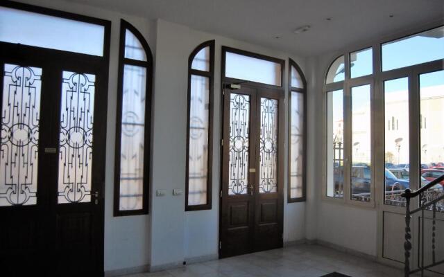 Modern & Bright Flat - 2 Min From the Sea