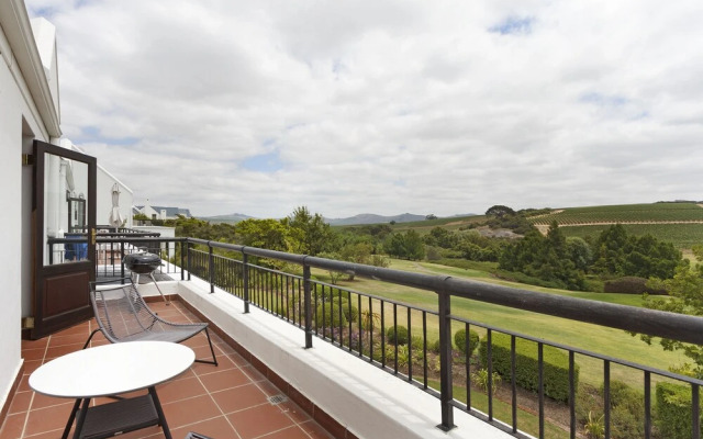 Winelands Golf Lodges 9