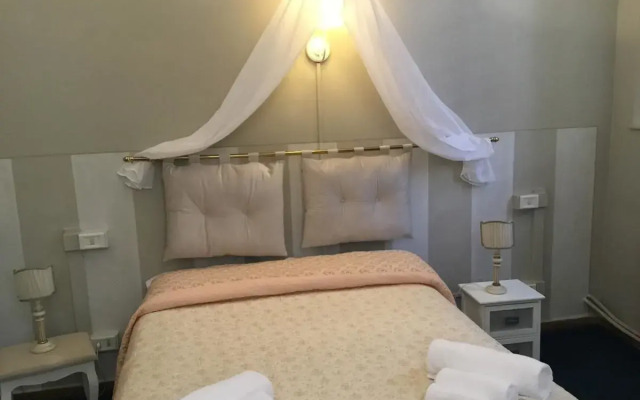 Petit Maison Sainte Justine
