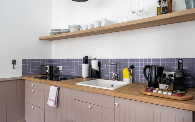 Schoenhouse Avenue by Limehome
