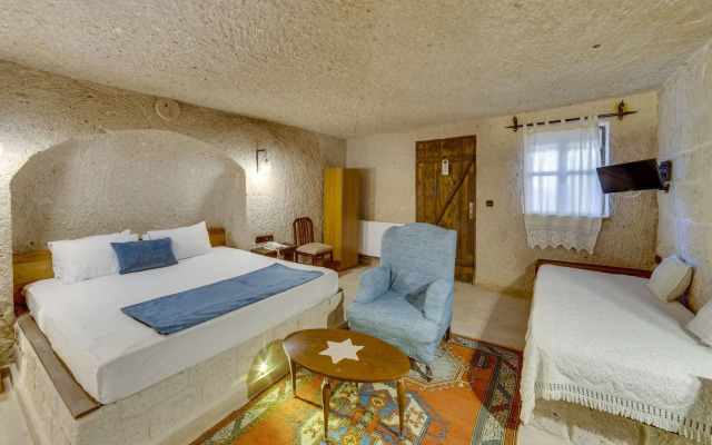El Puente Cave Hotel