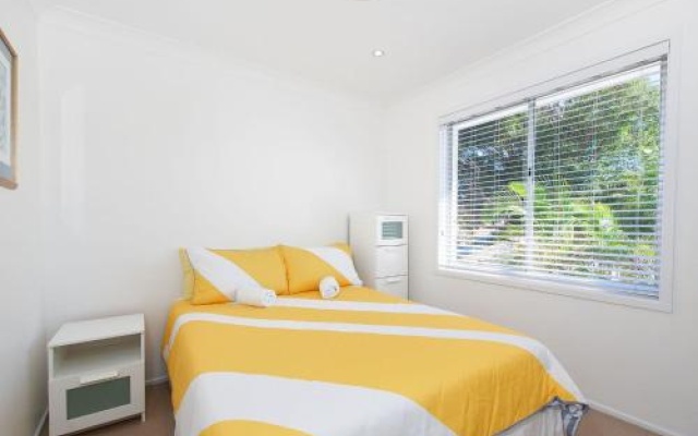The White House', 25 Tomaree Road - Fantastic House With Pool, Linen Foxtel And Wii-U – Guest Rooms – Shoal Bay