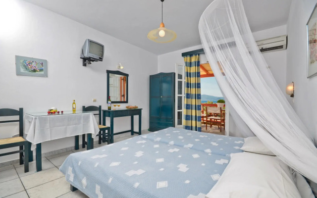 Ydreos Studios & Apartments