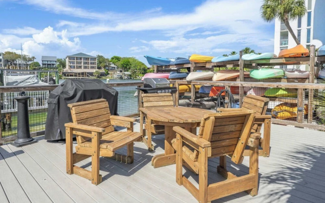 The Condor - Stay for 6