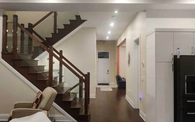 Luxurious Rooms in Pickering