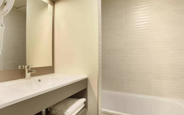 Beautiful apartment with balcony or terrace, near the beach