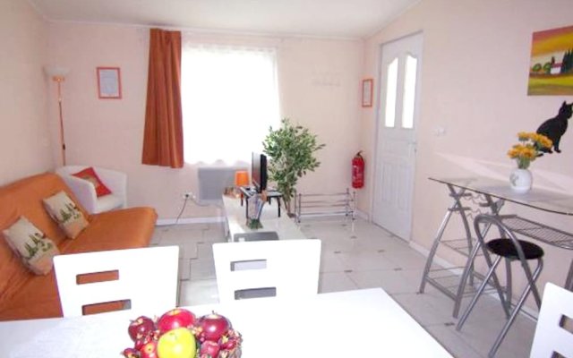 House With 2 Bedrooms in Lapeyrouse, With Wonderful Lake View, Enclose