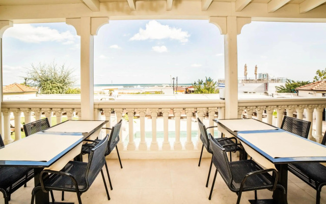 Hotel Carducci 76