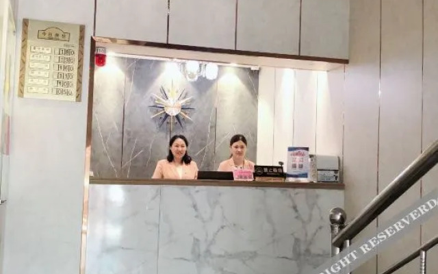 Yingjie Collection Hotel (Zibo Aluminum City Shopping Center Shandong Aluminum Vocational College)