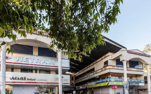 OYO 24109 Hotel Santushti