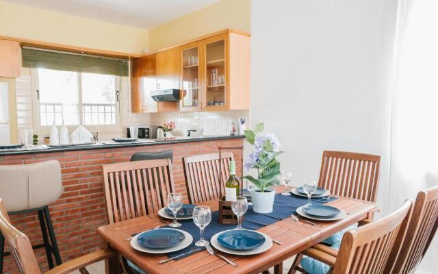 Aphrodite Gardens No.9 Luxury Apt