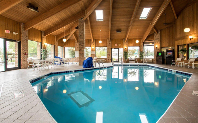 Quality Inn & Suites Sun Prairie Madison East
