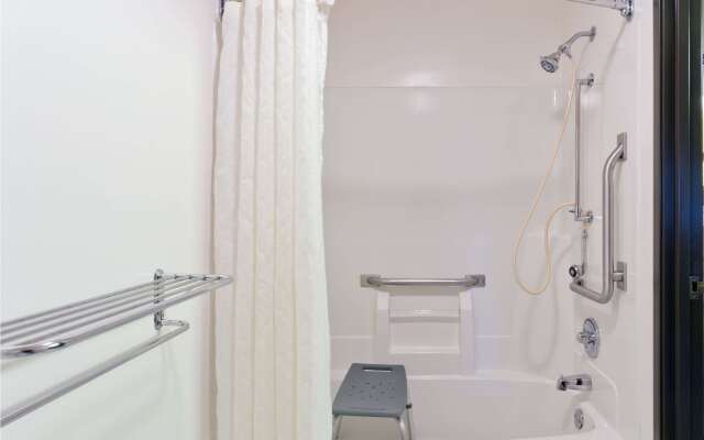 Super 8 by Wyndham Rochelle