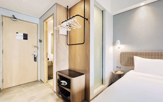 ZEN Rooms Puri Indah Syariah