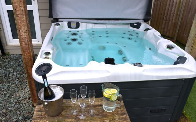 Pamper House Holiday Home And Annex