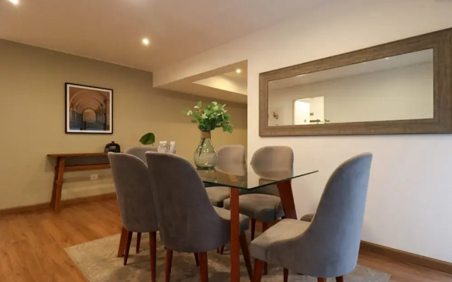 w Monochromatic 2BR w Terrace in Miraflores
