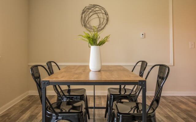 2 BR Apt in Windy Hill near beach by Frontdesk