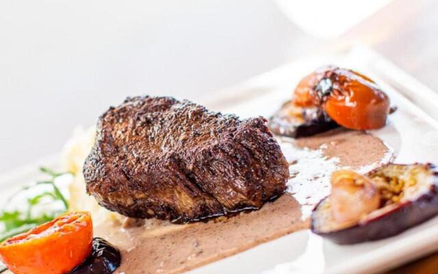 Coral Rocks Hotel & Restaurant