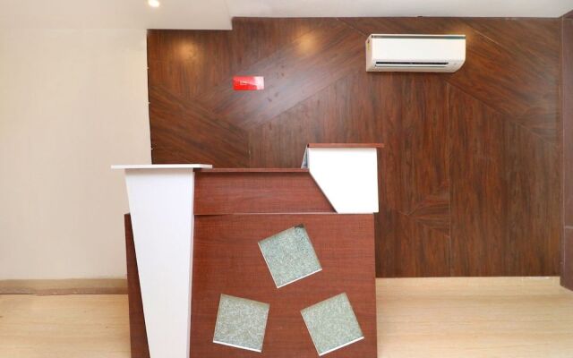 OYO 19716 Hotel Shanay