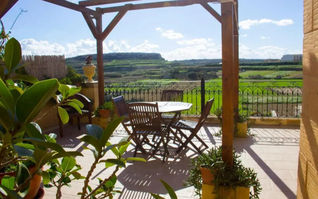 Villayana Gozitan Farmhouse with pool