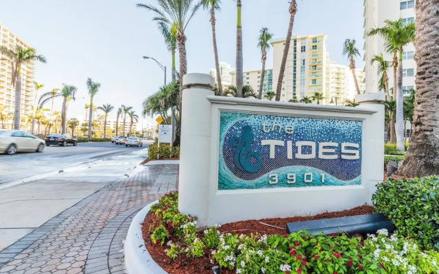 Tides Hollywood Apartments