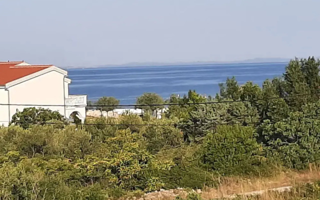 Impeccable 2-bed Apartment in Zaton