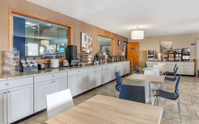 Best Western On The River